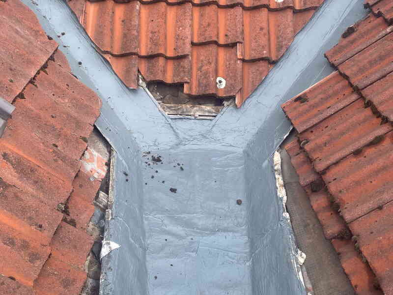 Flüssigkunststoff-Abdichtung Dachkehle nachher